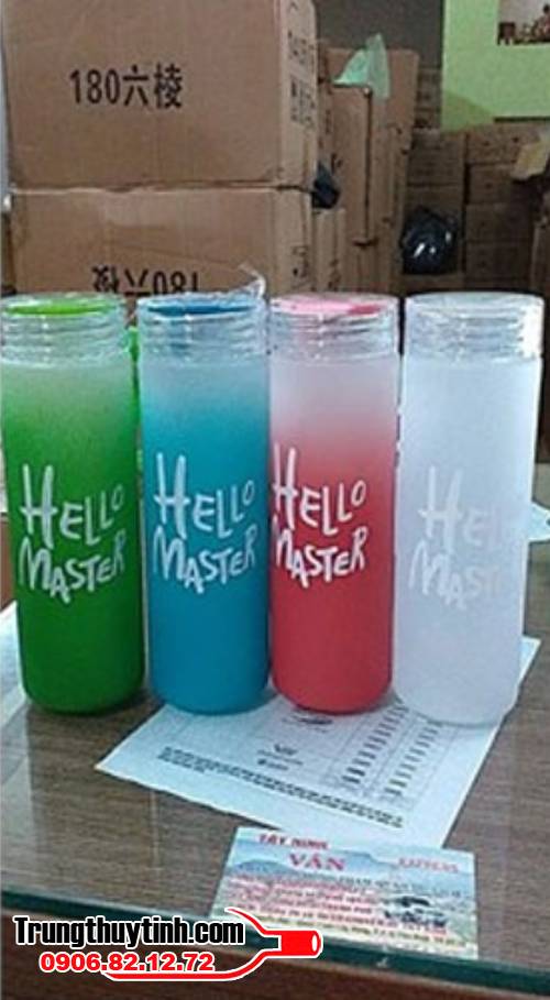 Chai thủy tinh chuyên dùng đựng nước từ thương hiệu Hello Master