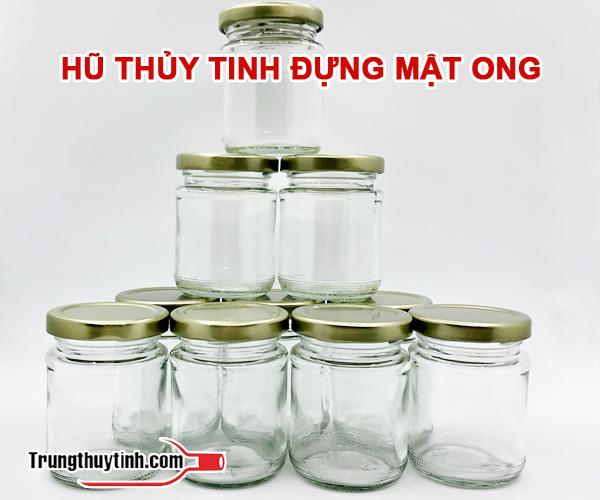 Hũ thủy tinh đựng mật ong.